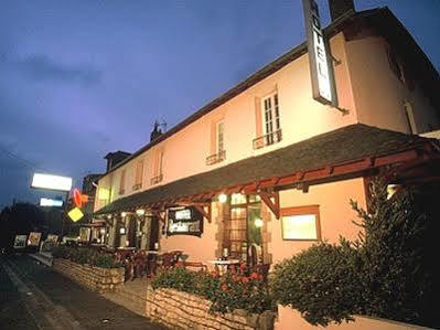 Logis Auberge Des Vieux Chenes Malemort Exterior foto